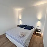 Modern Luxury פוריס דה אבונה